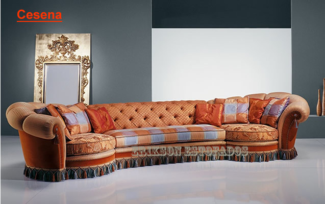 sofa colonial