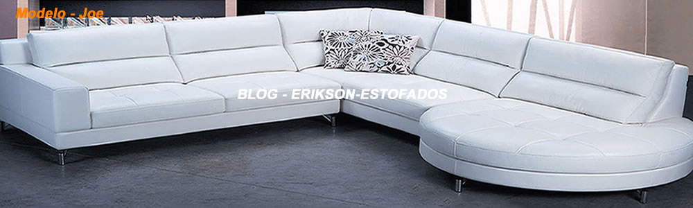 Sala com sofá sob medida de canto em couro abranco